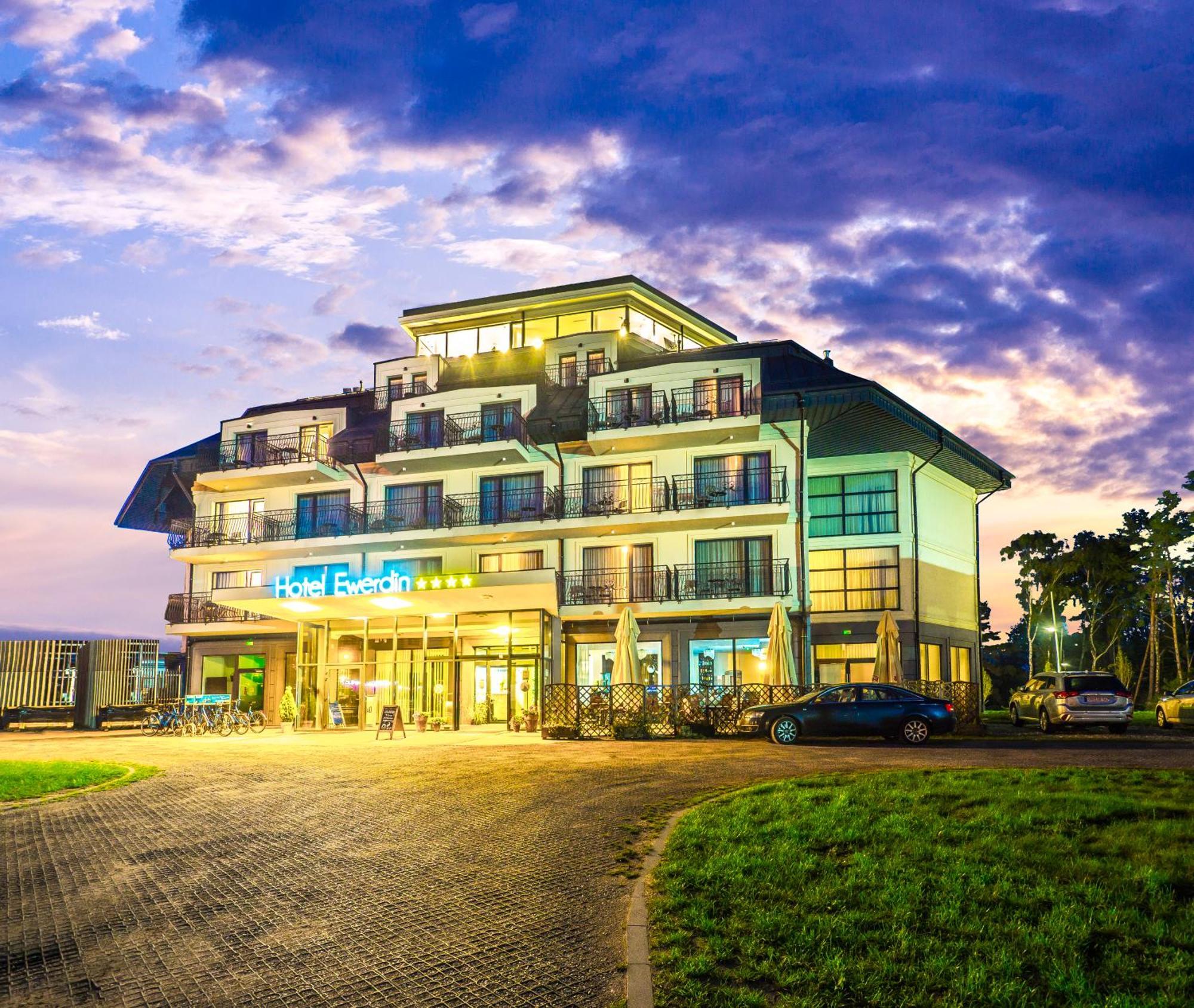 Hotel Ewerdin Świnoujście Buitenkant foto
